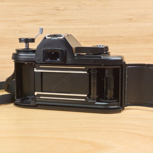 Nikon EM SLR 35mm Film Camera, with Nikon E 50mm f1.8 Lens, Nikon SB-E Flash - Picture 10 of 12